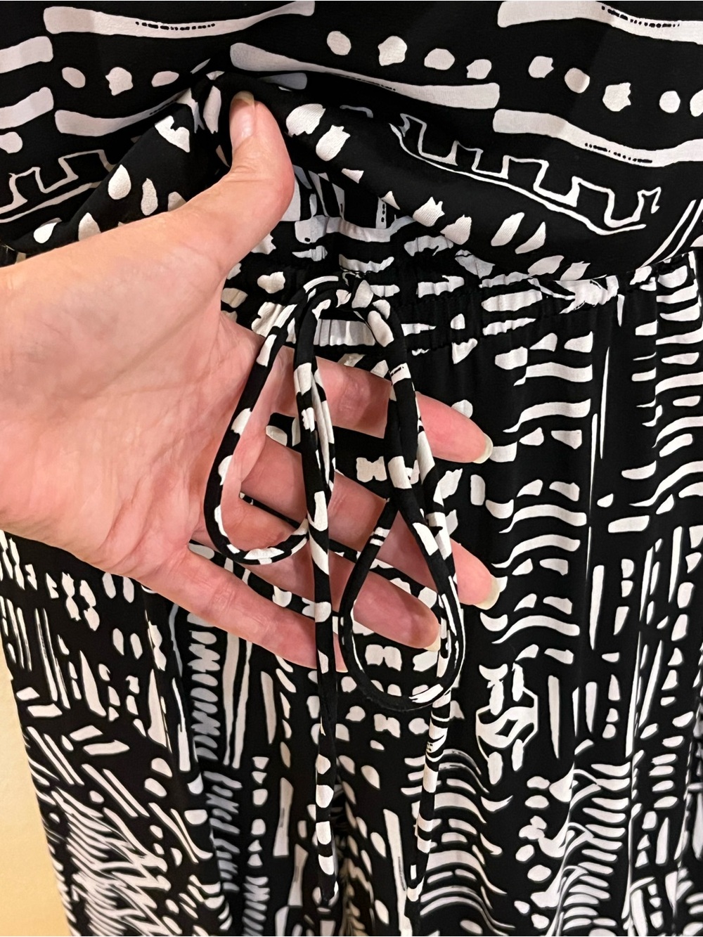 Calvin Klein wide-leg jumpsuit/ romper. Stretchy waist. Geometric black white 10 - Picture 3 of 11